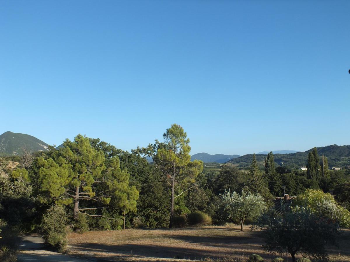 Une Ronce Sous Le Figuier Rousset-les-Vignes Exterior foto